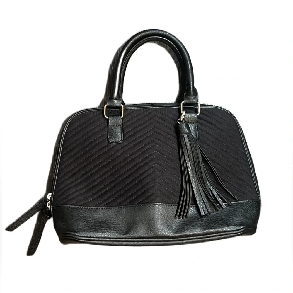 Bueno Black Chevron Women's Bag